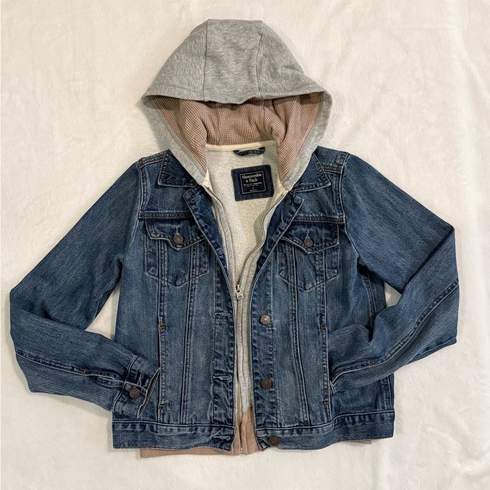 🧥✨ Y2K Abercrombie Denim Jacket w/ Hoodie ✨🧥